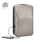 تصویر اختصاصی از پورت usb کوله‌پشتی بنج کد ۳۰۰۵ در رنگ بژ